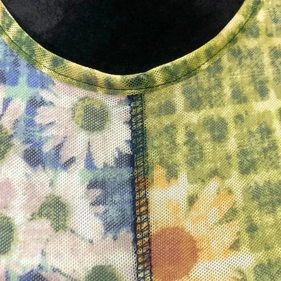 Altar’d State Mesh Patchwork Daisy print, long sleeve,fitted/bodycon,pullover - Picture 3 of 10